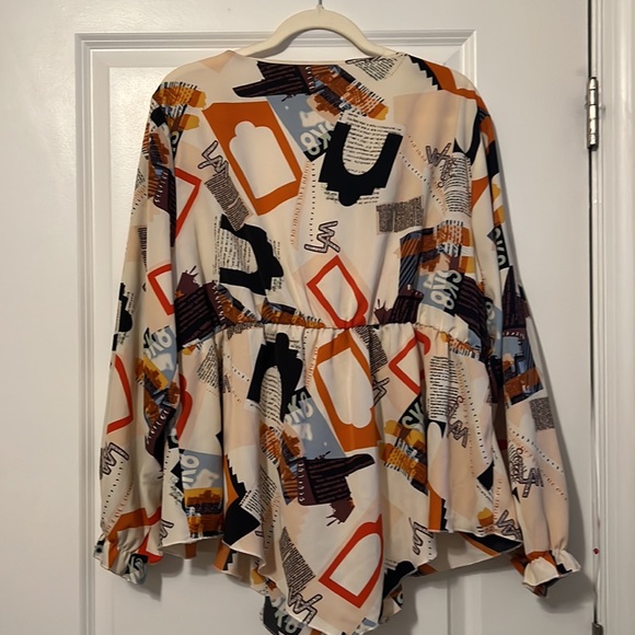 SHEIN Trendy Print Blouse 👚 - Picture 2 of 4